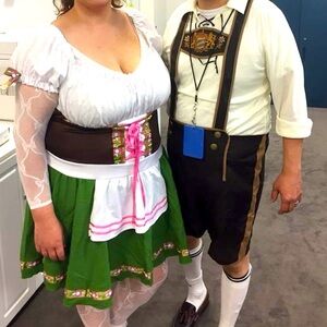 Bavarian Oktoberfest Costume Set – Women’s 3x and Men’s L Matching Outfits